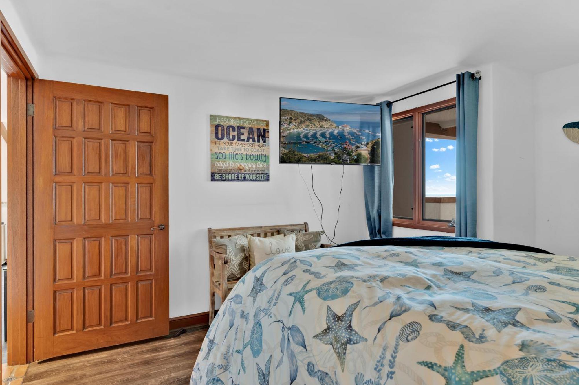 Gorgeous Oceanfront Villa With Panoramic Views Авалон Экстерьер фото